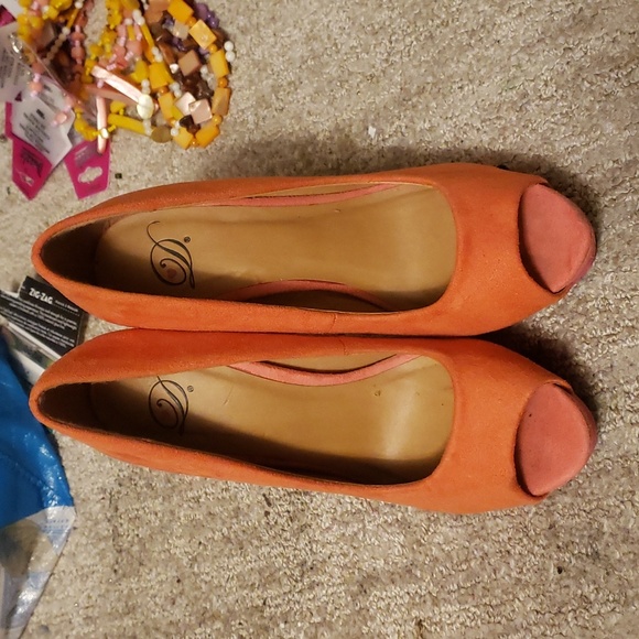 Great condition suede shoes - Picture 2 of 6